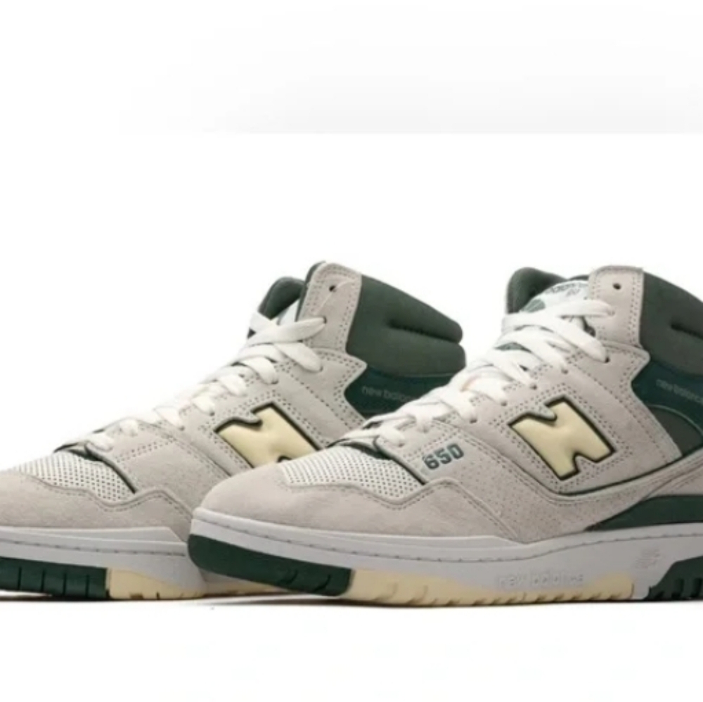 Mens sports shoes